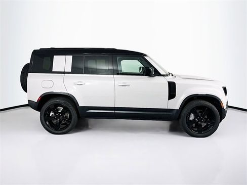 New 2026 Land Rover Defender 110 S image 4