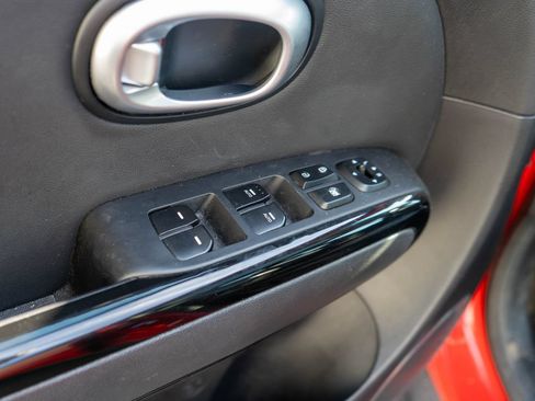 Used 2016 Kia Soul ! w/ Premium Package FWD image 27