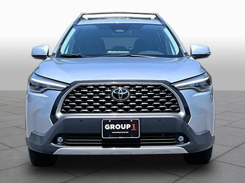 Used 2023 Toyota Corolla Cross XLE w/ Convenience Package AWD/4WD image 4