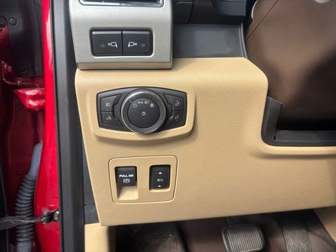 Used 2018 Ford F150 Lariat w/ Equipment Group 502A Luxury AWD/4WD image 19