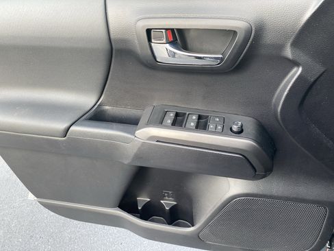 Certified 2020 Toyota Tacoma TRD Sport image 1