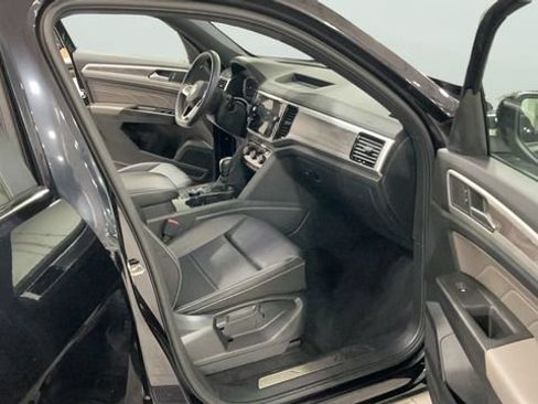 Used 2023 Volkswagen Atlas Cross Sport SE AWD/4WD image 13