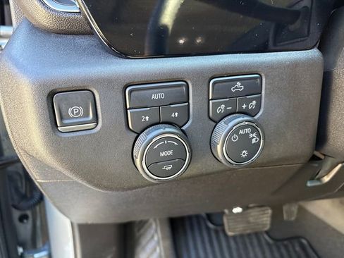 Used 2024 Chevrolet Silverado 1500 LT image 18