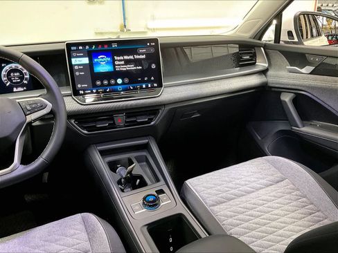 New 2026 Volkswagen Tiguan S image 9