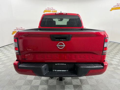 Used 2022 Nissan Frontier SV RWD image 4