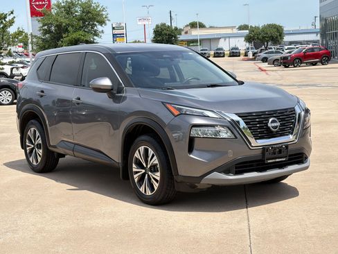 Used 2023 Nissan Rogue SV FWD image 7