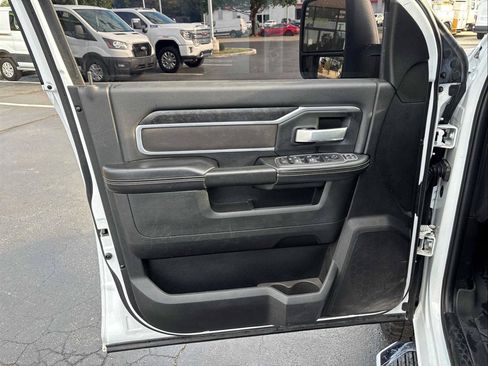 Used 2024 RAM 2500 Big Horn AWD/4WD image 9