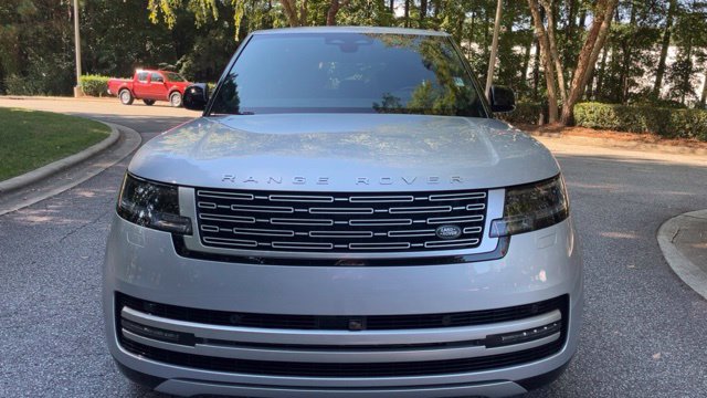Used 2025 Land Rover Range Rover Autobiography AWD/4WD image 3