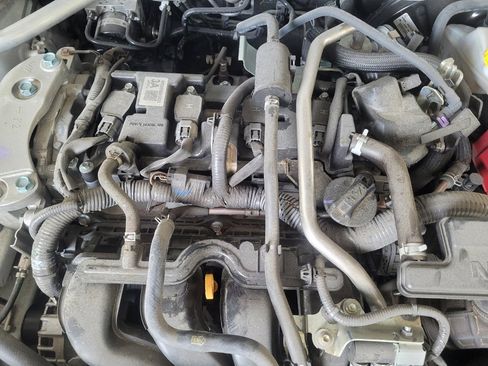 Used 2025 Nissan Sentra SV FWD image 30
