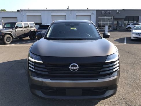 Used 2025 Nissan Kicks S FWD image 8
