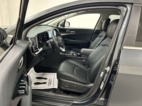 Certified 2025 Kia Sportage EX image 9