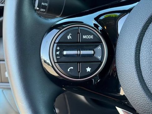 Used 2025 Kia Soul EX FWD image 17