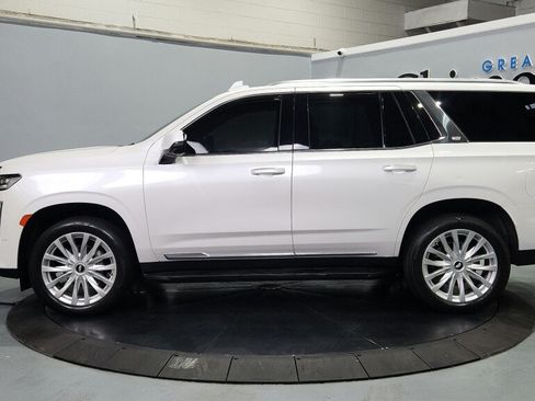 Used 2023 Cadillac Escalade Luxury AWD/4WD image 7