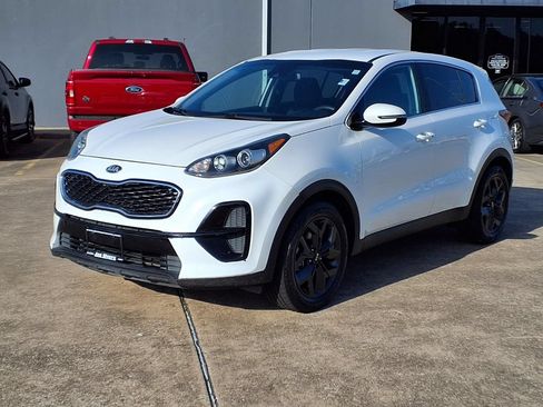 Used 2022 Kia Sportage LX w/ LX FWD Value Edition Package image 3