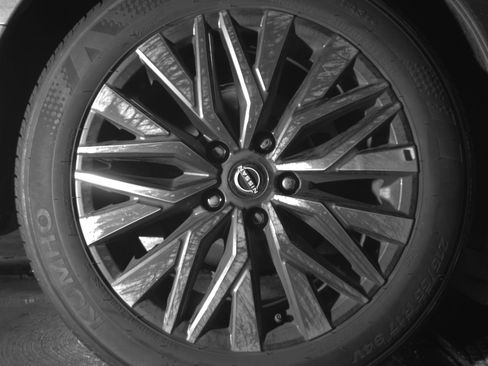 Used 2025 Nissan Altima 2.5 SV FWD image 15