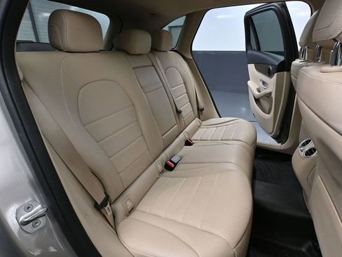 Used 2021 Mercedes-Benz GLC 300 4MATIC image 46