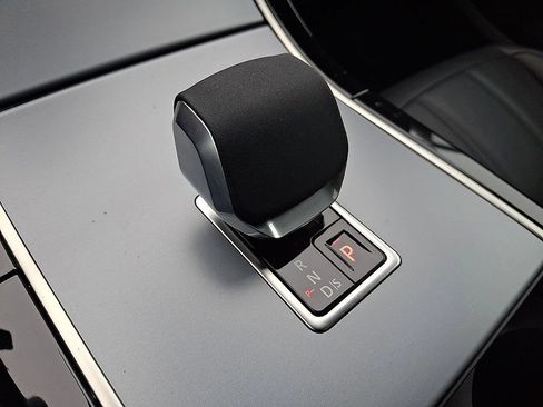 Used 2025 Land Rover Range Rover Evoque S AWD/4WD image 16