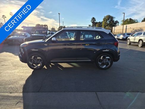 Used 2025 Hyundai Venue Limited image 4