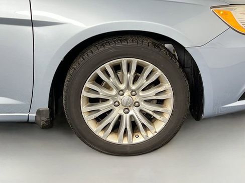 Used 2013 Chrysler 200 Limited FWD image 33