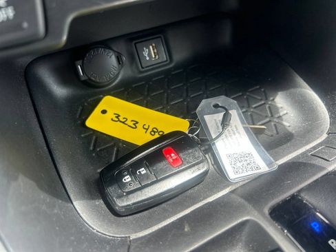 Used 2024 Toyota RAV4 XLE FWD image 11