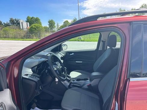 Used 2016 Ford Escape SE w/ Equipment Group 201A AWD/4WD image 11