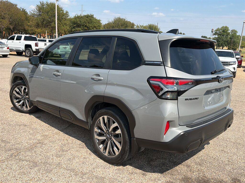 Used 2025 Subaru Forester Touring w/ Popular Package - Touring AWD/4WD image 5