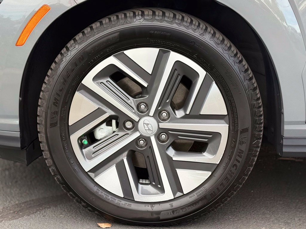 Used 2022 Hyundai Kona SEL w/ Cargo Package FWD image 9