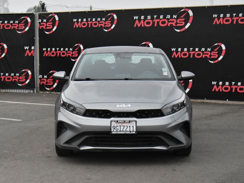 Used 2023 Kia Forte LXS image 2
