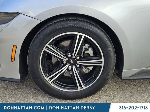 Used 2025 Ford Mustang Premium RWD image 6