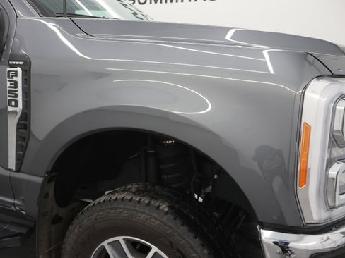 Used 2023 Ford F350 Lariat image 23