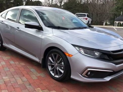 Used 2019 Honda Civic EX image 2