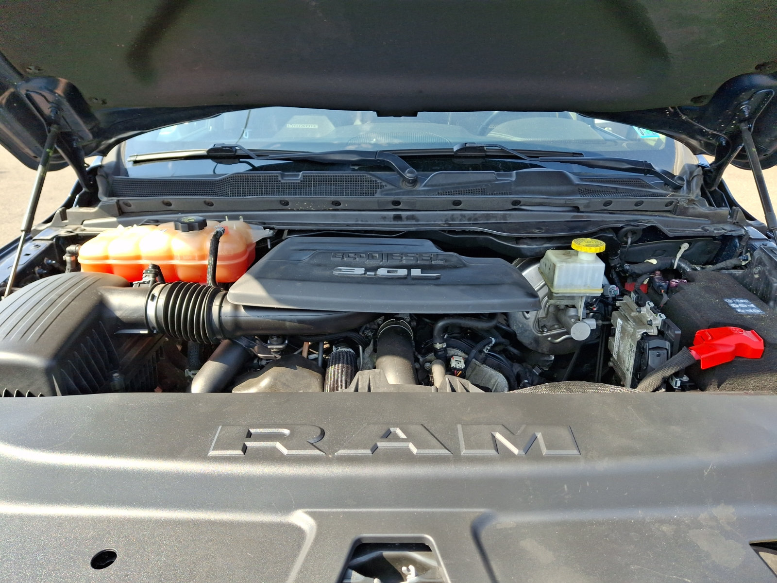 Used 2020 RAM 1500 Laramie AWD/4WD image 31