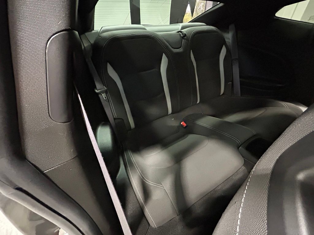 Used 2016 Chevrolet Camaro SS RWD image 5