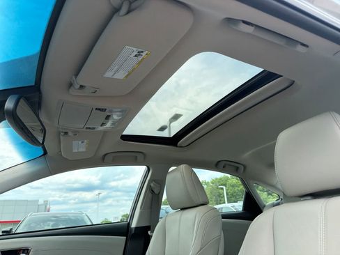 Used 2017 Toyota Avalon XLE Premium FWD image 15