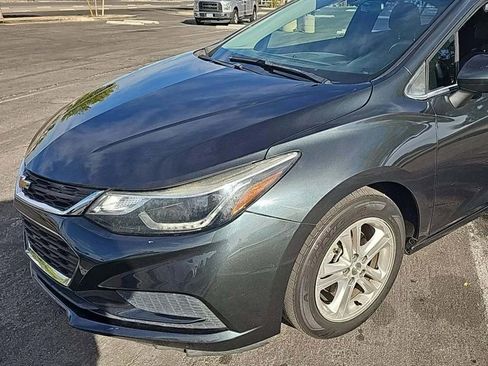 Used 2017 Chevrolet Cruze LT image 1