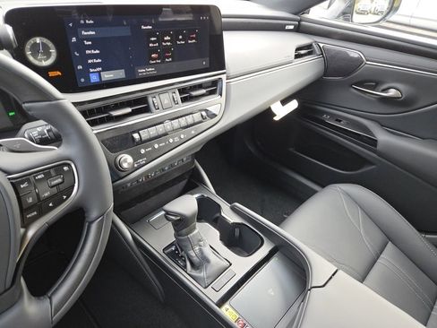 New 2025 Lexus ES 350 Ultra Luxury image 39