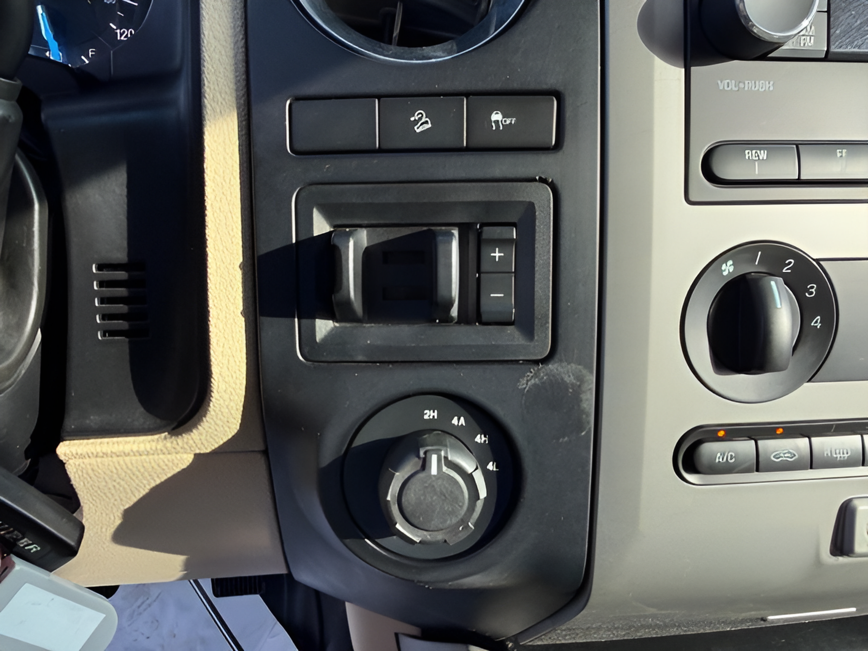 Used 2015 Ford Expedition XL AWD/4WD image 20