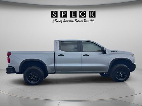 Used 2024 Chevrolet Silverado 1500 ZR2 w/ Technology Package AWD/4WD image 4