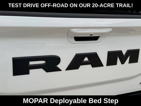 New 2026 RAM 2500 Laramie AWD/4WD image 37