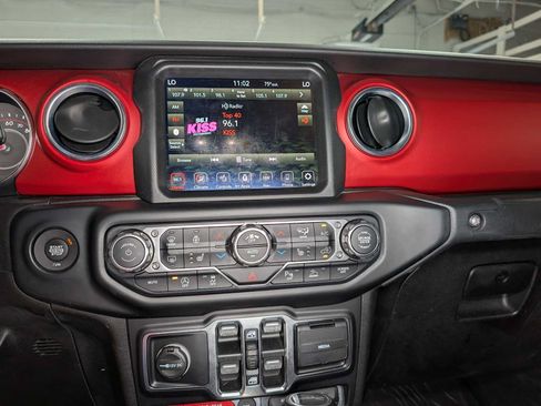 Used 2020 Jeep Gladiator Rubicon AWD/4WD image 37