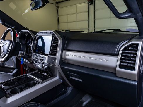 Used 2022 Ford F250 Lariat w/ Black Appearance Package AWD/4WD image 17