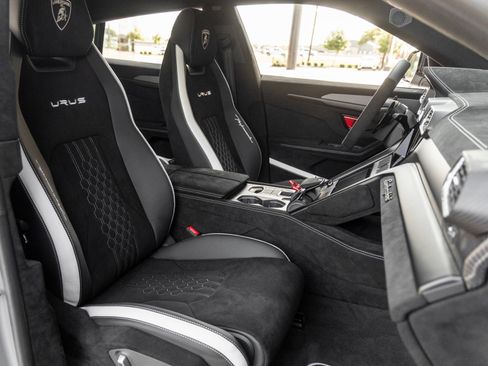 Used 2024 Lamborghini Urus Performante AWD/4WD image 61
