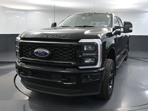 Used 2024 Ford F250 Lariat w/ Lariat Ultimate Package AWD/4WD image 13