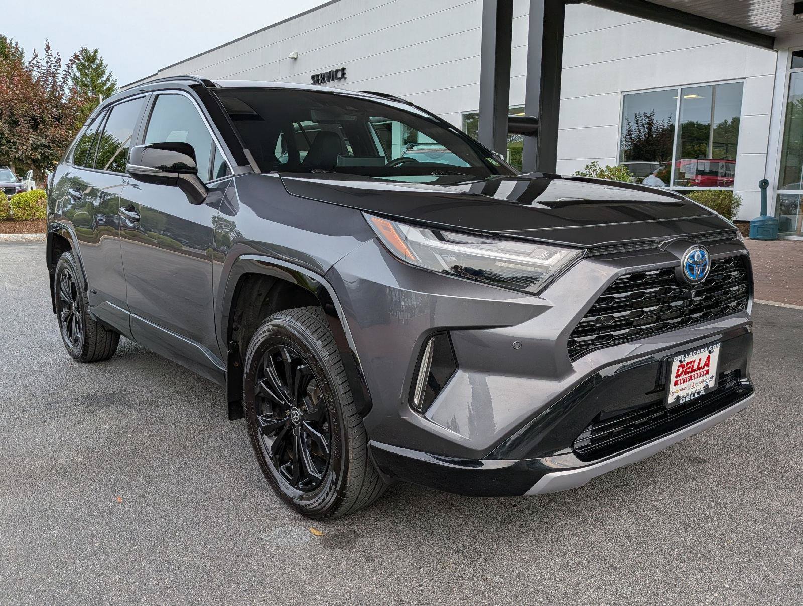 Used 2022 Toyota RAV4 XSE AWD/4WD image 4