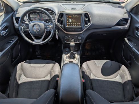 Used 2017 Jeep Cherokee Latitude w/ Safety/Convenience Group AWD/4WD image 25