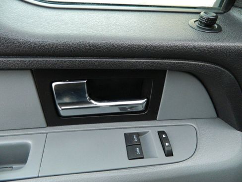 Used 2013 Ford F150 XLT w/ Mid Equipment Group image 18