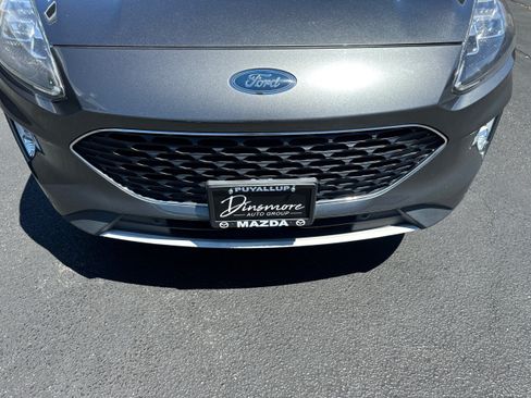 Used 2020 Ford Escape Titanium AWD/4WD image 23
