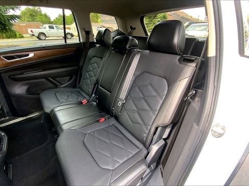 Used 2024 Volkswagen Atlas SE AWD/4WD image 26