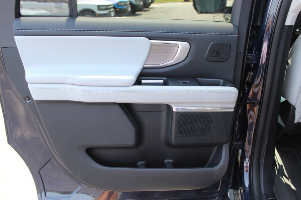 New 2027 Ford Expedition Max Platinum AWD/4WD image 19