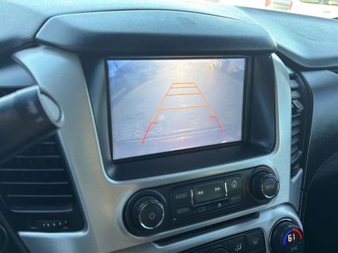 Used 2017 GMC Yukon XL SLT w/ Open Road Package image 28